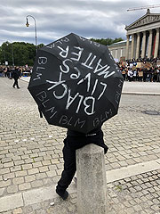 Demonstration „Silent Protest – Sag Nein zu Rassismus“  -  auf dem Königsplatz (©Foto: Martin Schmitz)
